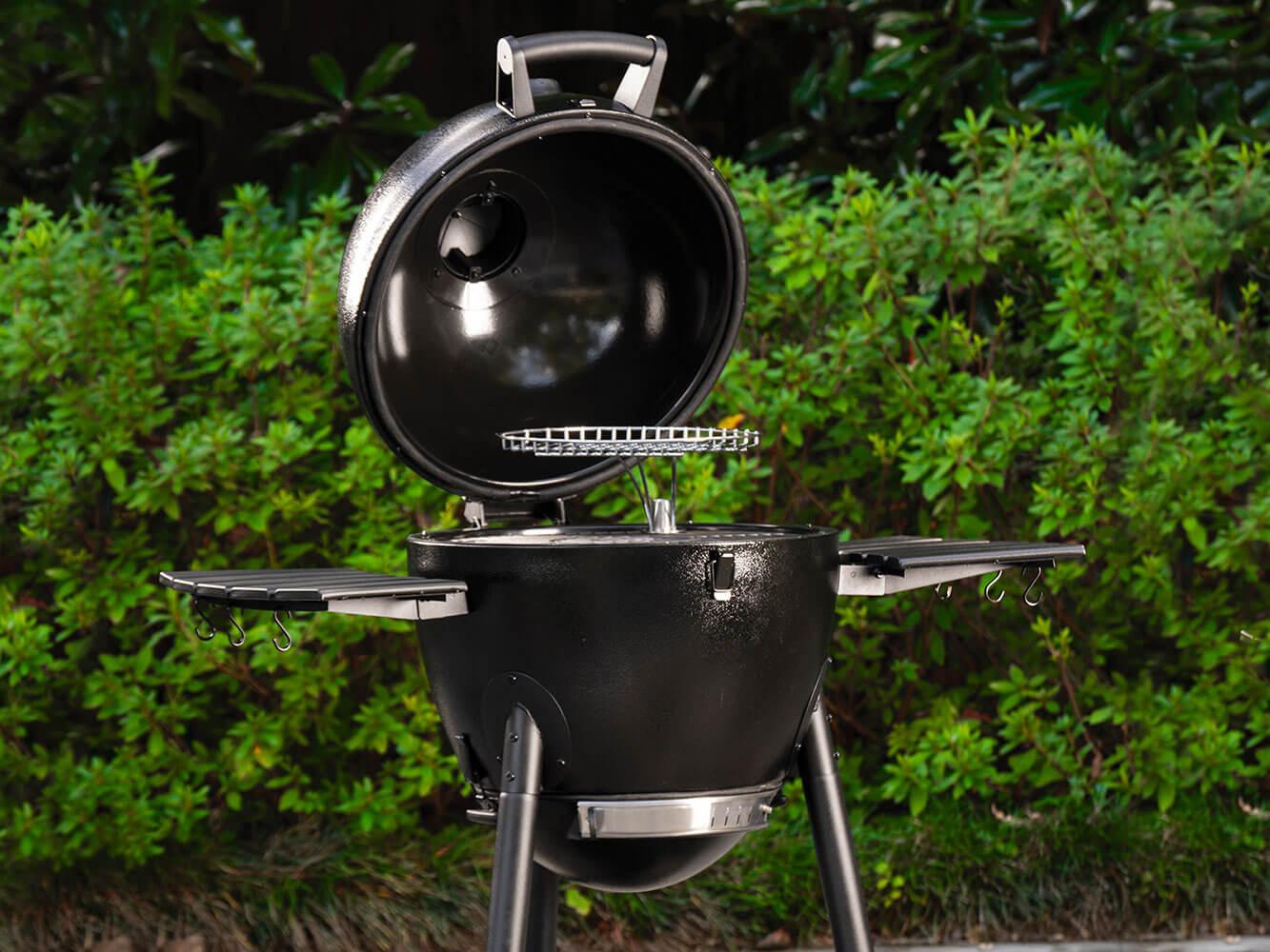 Char-Griller Akorn Kamado