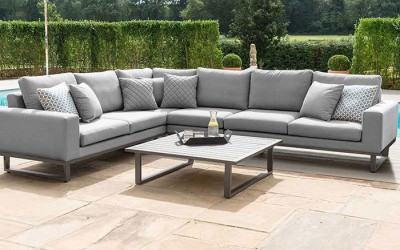 Outdoor Sofas - Relax outside and create an extra space in your home!