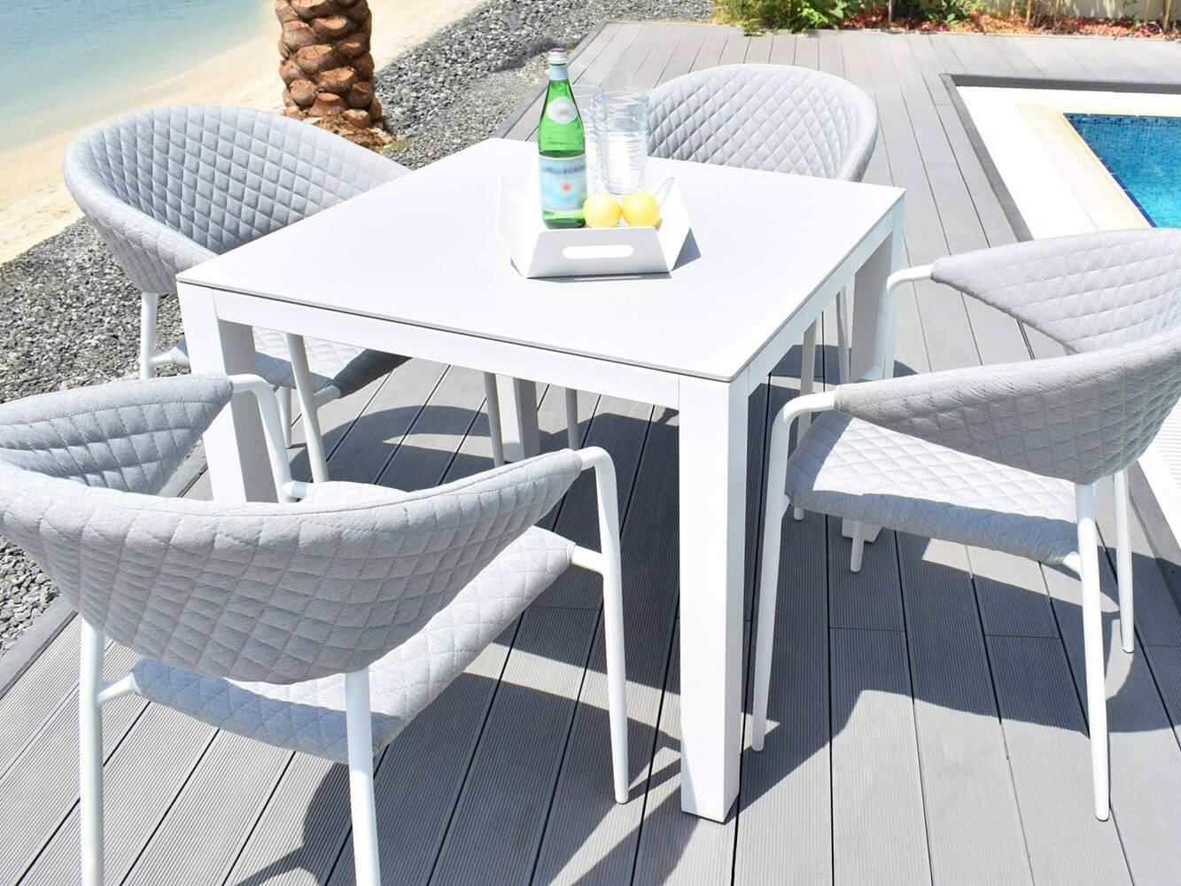 Conjunto de Jantar Quadrado Nuoro com 4 Lugares