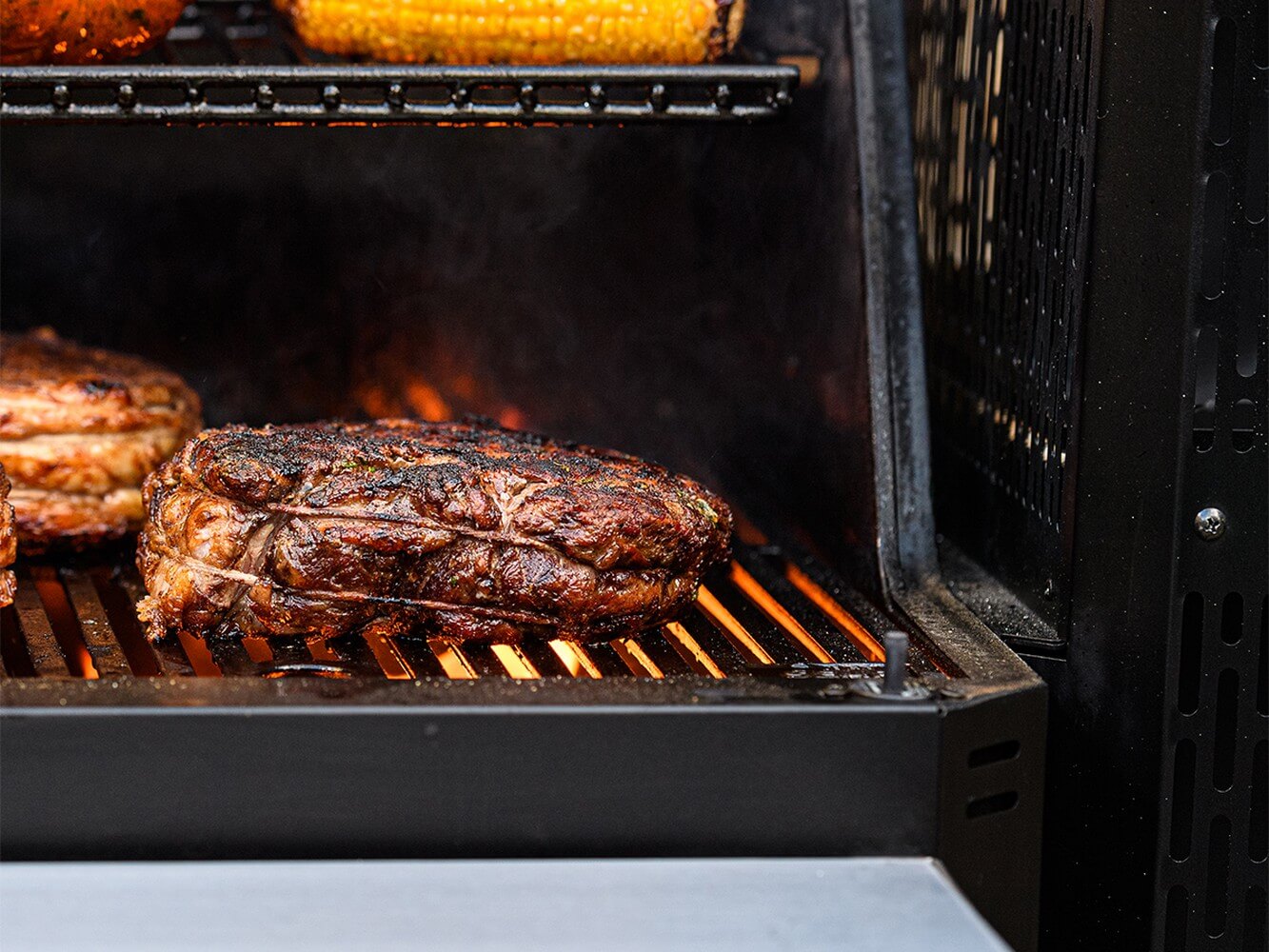 Plancha, Parrilla y Ahumador de Carbón Digital Masterbuilt Gravity Series 800