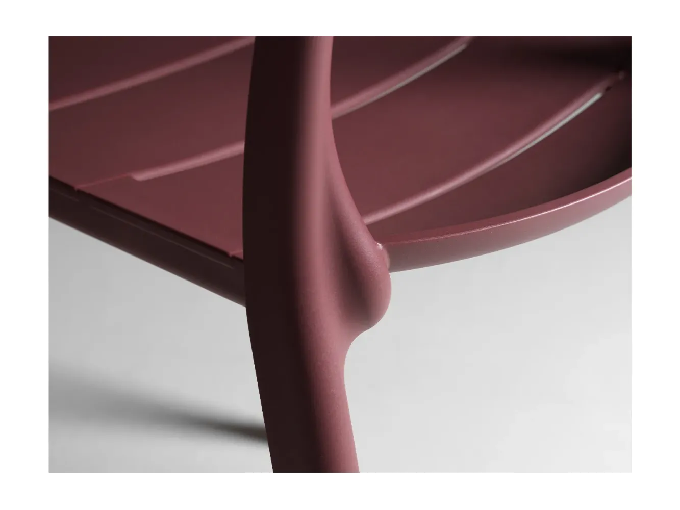 Cadeira com Braços Cassia - BORGOGNA Cadeira com Braços Cassia - BORGOGNA